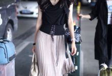 韓雪穿得最混亂的一次，低領背心＋腰封＋百褶裙，簡直沒眼看！-酷播亮新聞