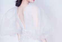 「小醫仙」李沁，穿綠色的毛衣裙盡顯妖嬈，網友：只有她能駕馭-酷播亮新聞