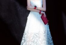 楊穎就是不一樣，穿「海帶裙」可鹽可甜，怪不得黃曉明會娶她！-酷播亮新聞