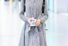 胡冰卿把裙子散開了穿，搭牛仔外套走機場，網友：衣品開掛了！-酷播亮新聞