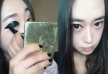 內雙女孩才懂的痛！她畫上「咒怨級超厚重眼線」被吐糟，睜開眼後友人秒閉嘴！-酷播亮新聞
