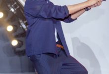 42歲的陳坤，卷小捲髮帥翻了，穿一襲西裝盡顯型男魅力！-酷播亮新聞