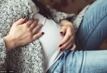 為什麼女性在生完寶寶後肚子還那麼大？腹直肌分離了解一下-酷播亮新聞