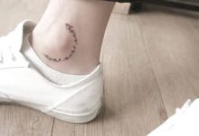 10個紋身想法，年輕女孩在胸下留下想念的印記，美好留下的回憶-酷播亮新聞