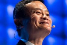 馬雲現身「演唱會」，冒雨觀看震驚眾人，網友：竟是為了她-酷播亮新聞