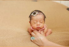 給寶寶攝影時，攝影師這些動作安全嗎？-酷播亮新聞