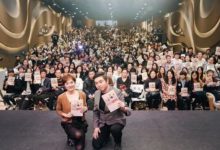 揭秘鄧超愛哭緣由 笑翻眾人 孫儷簽售會妙語連珠！-酷播亮新聞