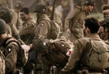 在二戰期間，為什麼美軍頭盔上有撲克圖案？-酷播亮新聞