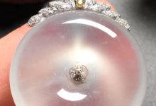 馬上相逢無紙筆，以玉寄情報平安，平安夜快樂！-酷播亮新聞