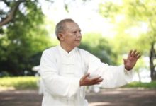 長壽的女性，更年期必定會有這兩大特徵，若你沾一個，也是很好-酷播亮新聞