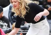 知名女星為拍戲，竟直接在大街上換褲子？這一幕讓路人不敢睜眼！-酷播亮新聞