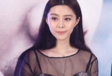 未受女兒風波影響？范冰冰爸爸商演不斷，與美女大方合照毫不避諱-酷播亮新聞