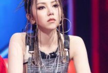 鄧紫棋曬聖誕照，和小鮮肉男友穿情侶裝，公開大秀恩愛-酷播亮新聞