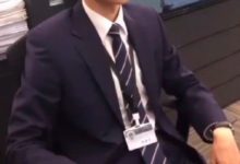 白敬亭現場表演「小李飛刀」，網友：你這是「小白飛球」吧？-酷播亮新聞