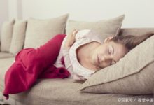 女人快要絕經時，身體或許會有這四個表現，別不當回事！