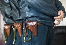 戰鬥機飛行員，為什麼也會有配槍？-酷播亮新聞