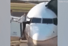 飛行員上班遲到忘帶「鑰匙」 鑽窗進機艙超搞笑-酷播亮新聞