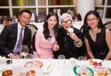 預言奶茶妹妹八字命苦，以為嫁給劉強東成富太，誰知掉火炕！-酷播亮新聞